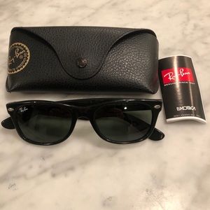 Like-New Ray-Ban New Wayfarer Black Sunglasses